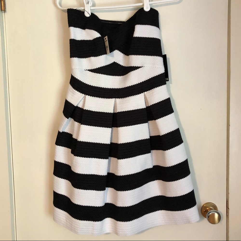 BNWT Express Size Medium Dress